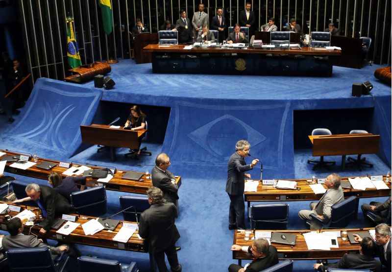 Câmara aprova decreto que reduz exigências para armas de fogo