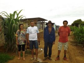 400 famílias invadiram o acostamento da BR-070 sentido Barra do Garças à 11 meses