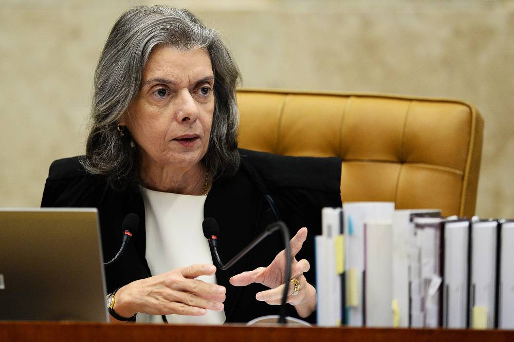 Cármen Lúcia suspende parte do decreto de indulto natalino