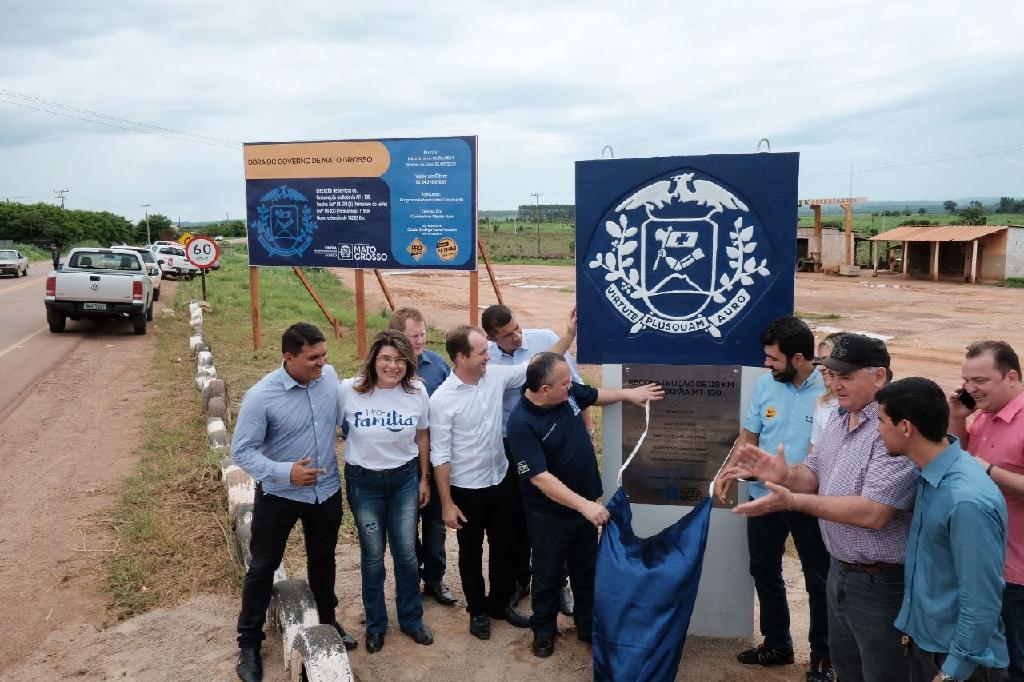 Taques inaugura 170 km de rodovias em Paranatinga, Primavera e Santo Antônio do Leste