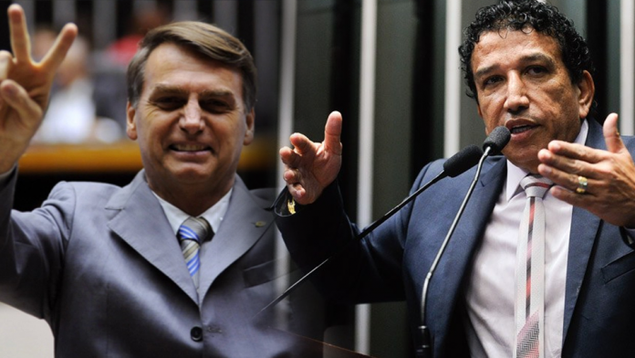 Magno Malta recebe convite formal de Jair Bolsonaro para ser vice em sua chapa