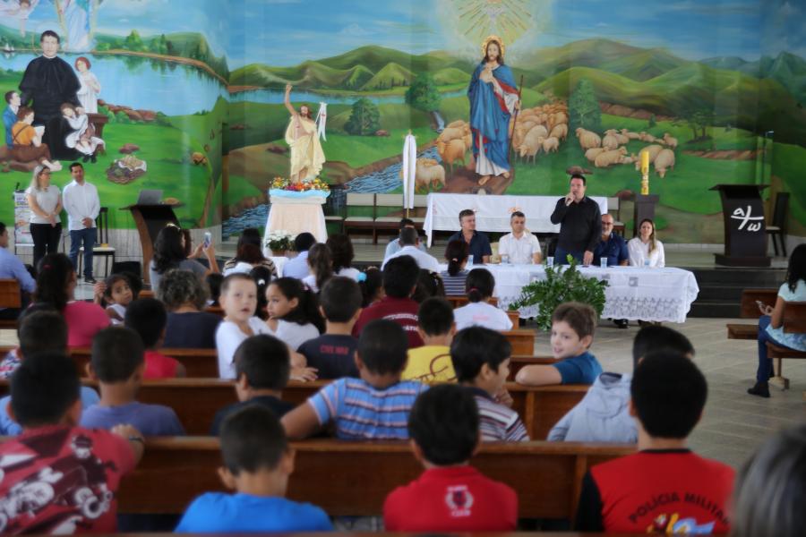 Prefeito assina convênio com projeto social Dom Bosco