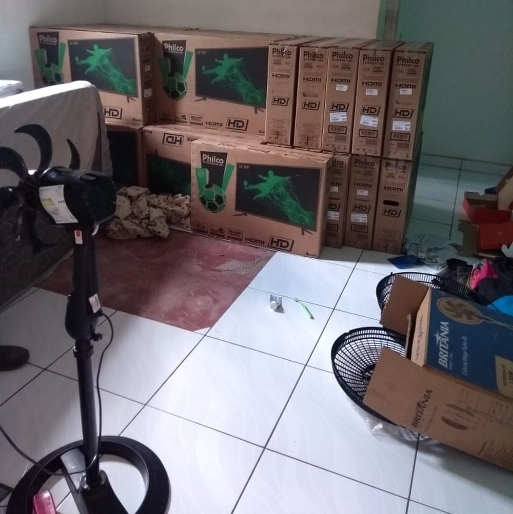 Cinco pessoas são presas com 59 TVs roubadas de transportadora