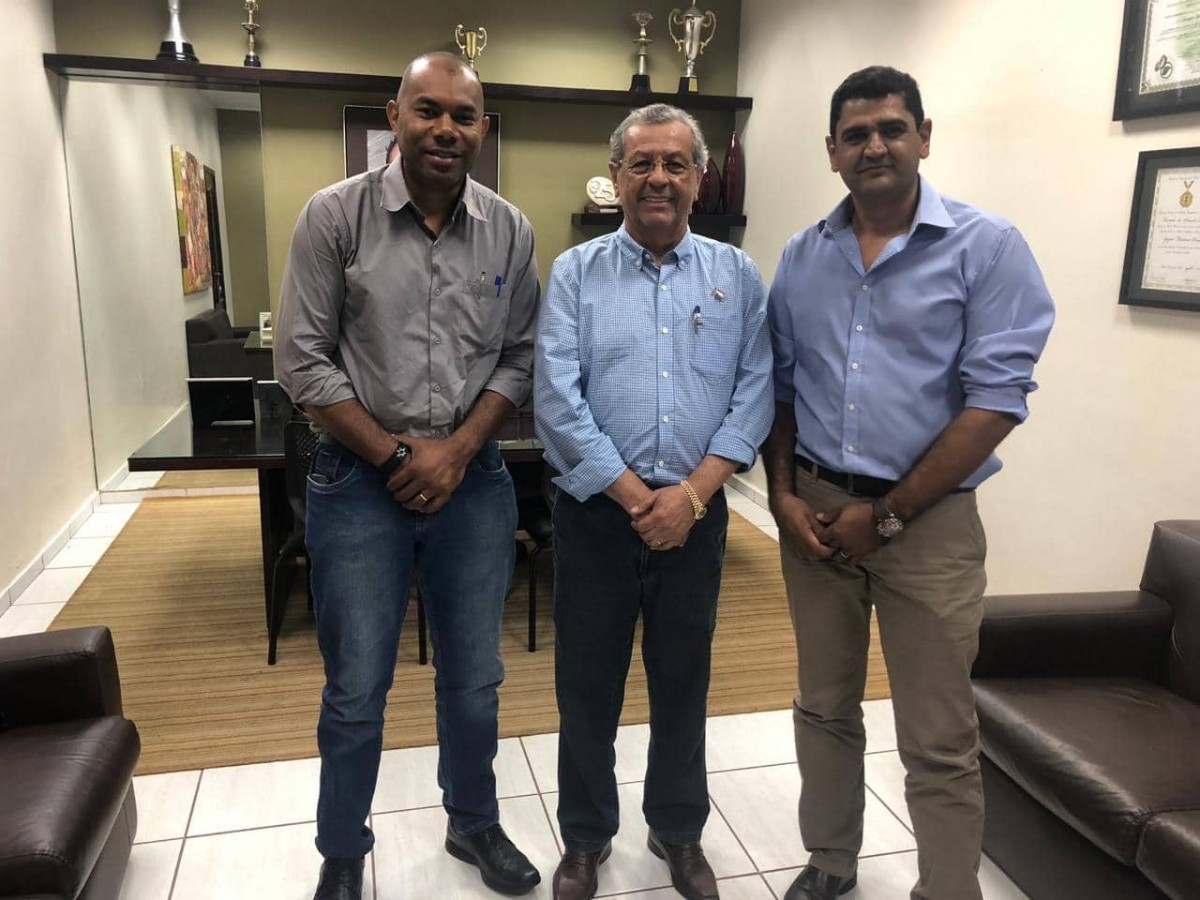 Jaime Campos recebe vereadores de Primavera do Leste