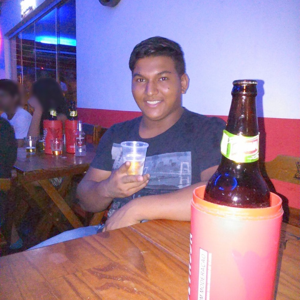 Jovem é morto após receber ameaças do ex-marido da mulher dele pelo WhatsApp