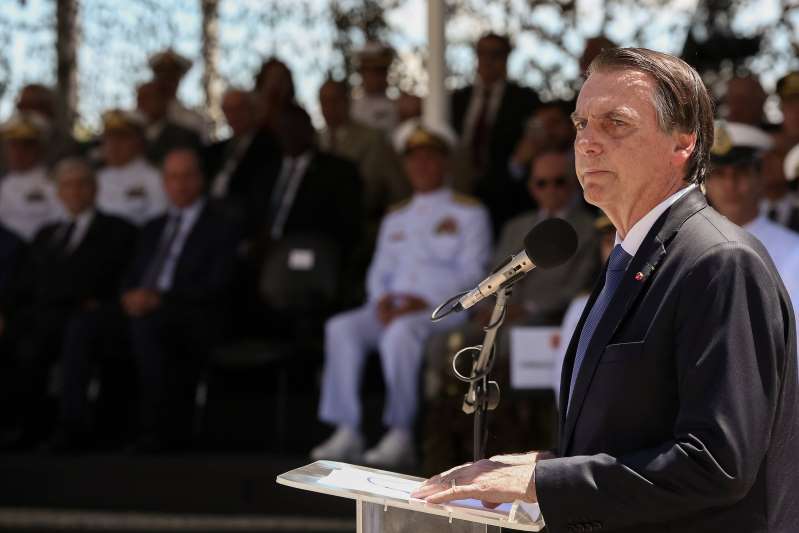 Democracia só existe quando Forças Armadas querem, diz Bolsonaro