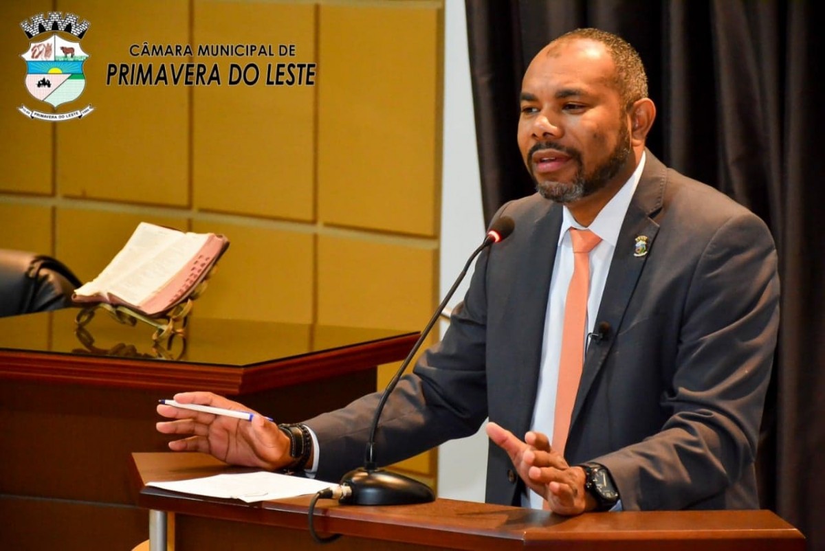 Vereador Luis Costa critica deputado por organizar a audiência pública que discute as possíveis irregularidades cometidas pela empresa Energisa em horário de Sessão Ordinária