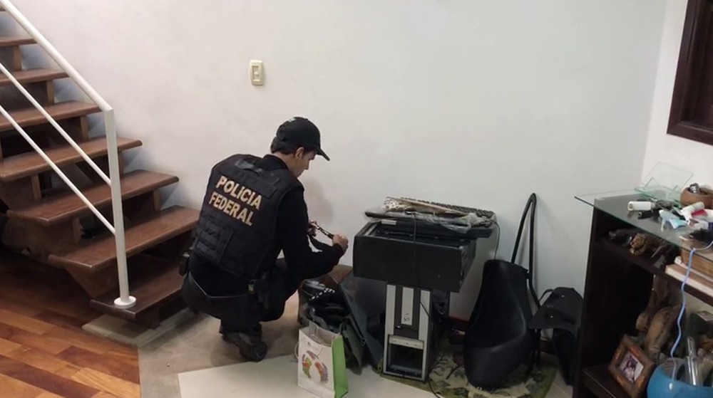 Operação Carne Fraca cumpre mandados de busca e apreensão no escritório e empresa de senador de MT