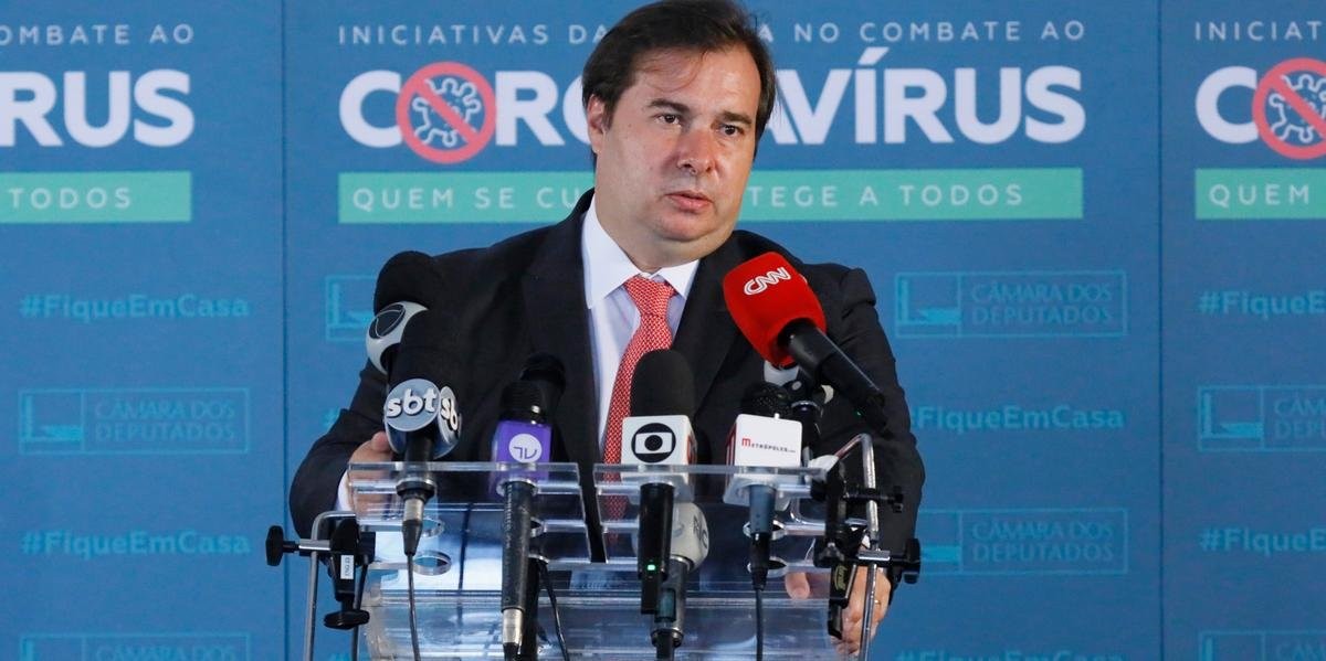 Eleições de 2020 devem ser adiadas, afirma Rodrigo Maia