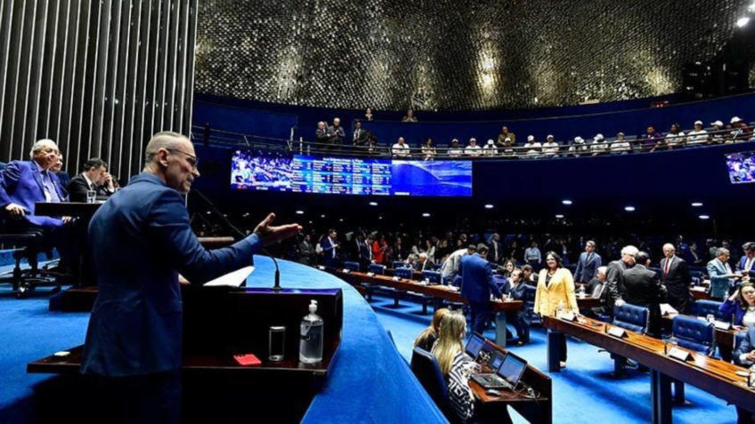 Senado aprova lei que limita atuação política de PMs e bombeiros