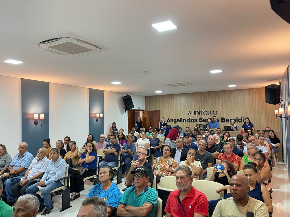 A gestão municipal de Primavera do Leste, comprometida com a regularização fundiária e a habitação, promoveu uma audiência pública por meio da Secretaria de Assistência Social.