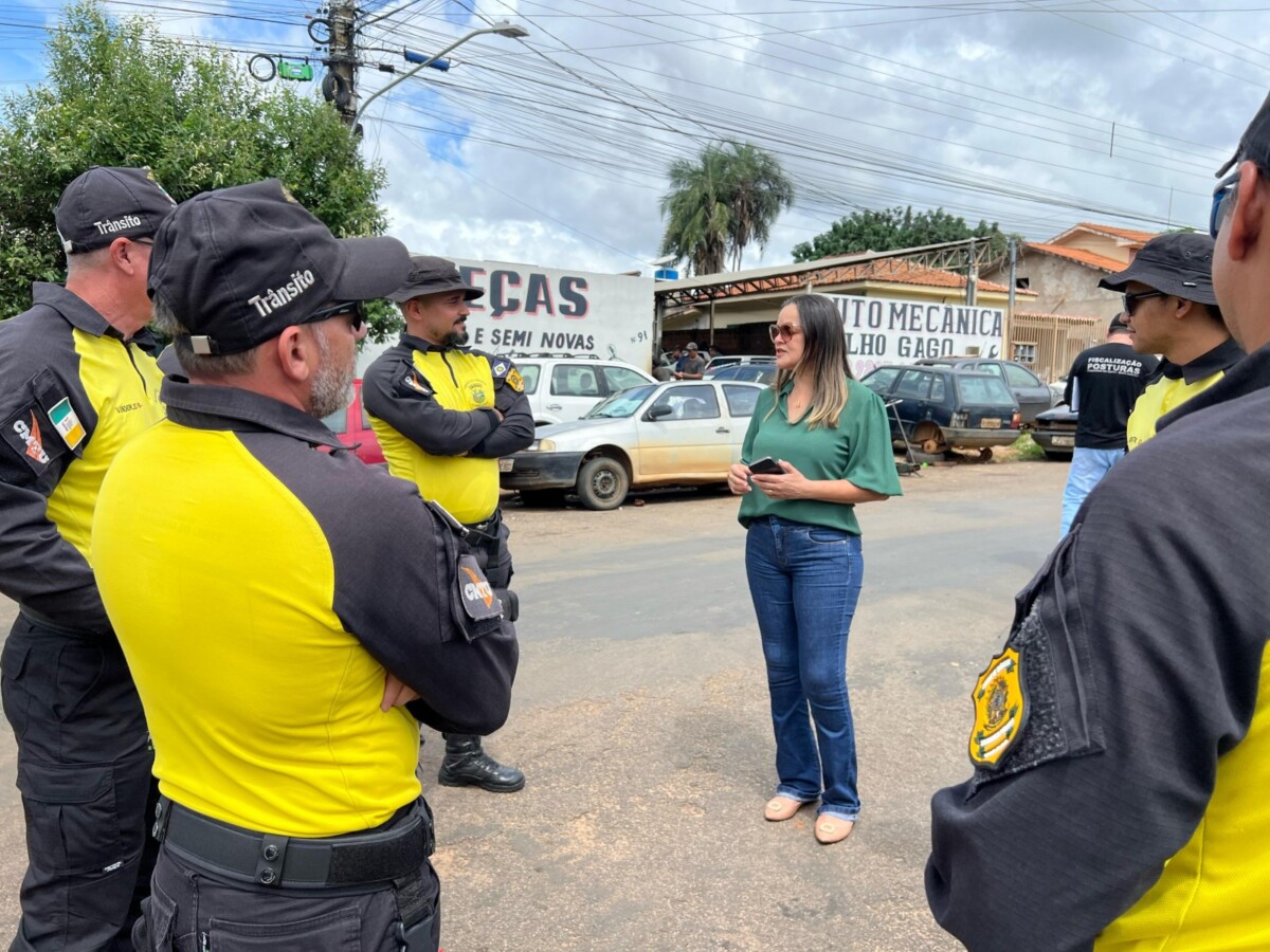 Prefeitura intensifica força-tarefa para remoção de veículos abandonados nas vias públicas
