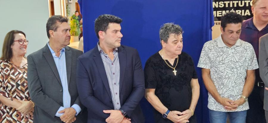 Prefeito Sérgio Machnic participa de homenagem à dupla Cézar e Paulinho feito pela Câmara