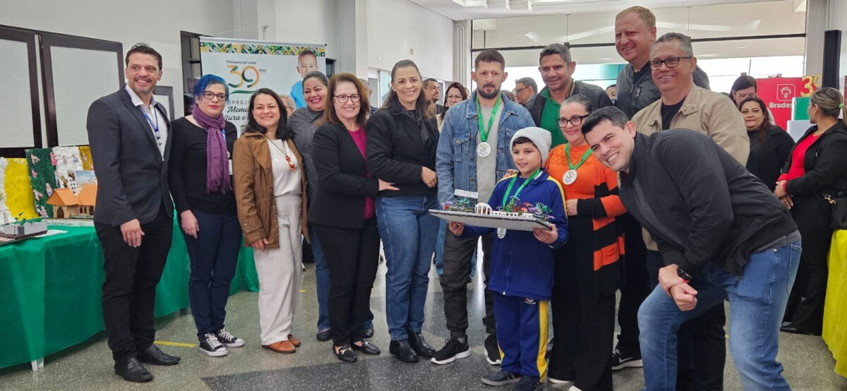 Educação entrega medalhas para alunos vencedores de concurso lançado pelo Projeto Memórias, Cultura e Tradição