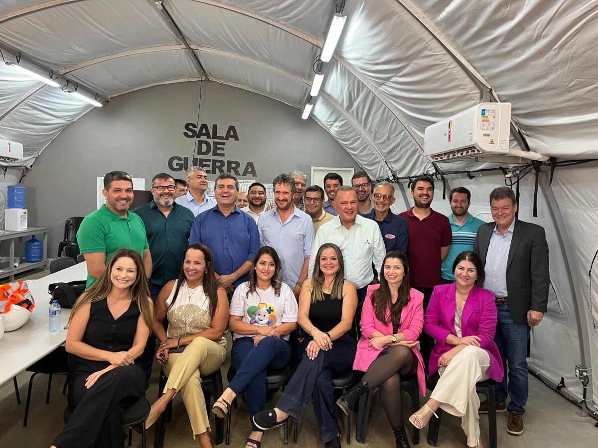 Obras do terminal ferroviário recebem a visita do prefeito Sérgio Machnic, acompanhado pelo Senador Wellington Fagundes e secretários