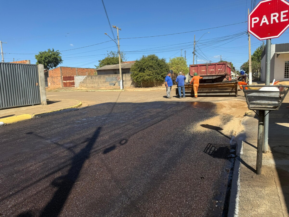 Sinfra avança no recapeamento em vias públicas com pavimento desgastado pelo tempo