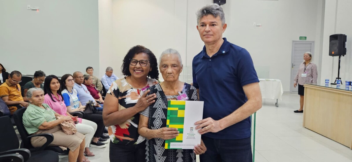 Prefeitura e parceiros entregam novos títulos de propriedade para famílias primaverenses