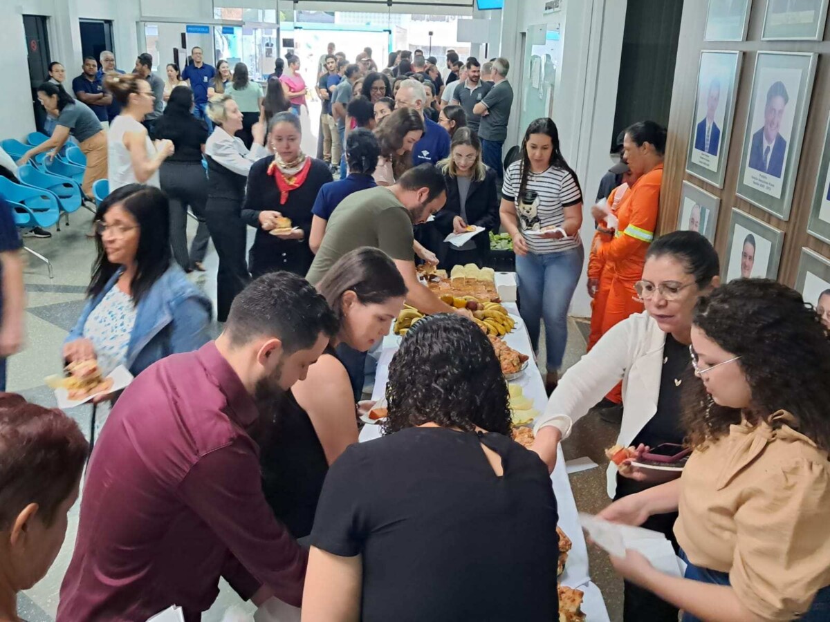 Prefeitura de Primavera do Leste realiza café da manhã em homenagem ao Dia do Servidor Público