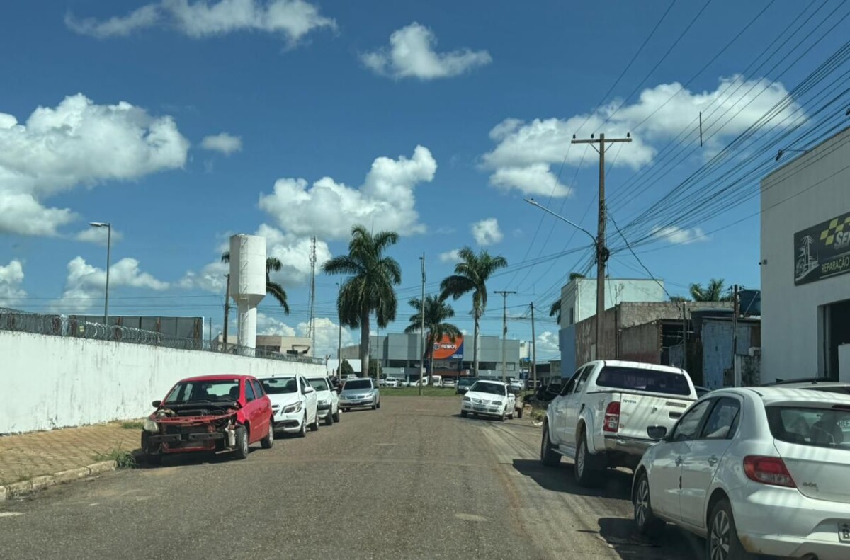 Fiscalização orienta população sobre uso correto das vias públicas em Primavera do Leste