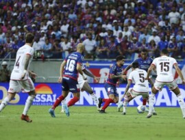 Bahia vence São Paulo e cola no G5 no Brasileirão