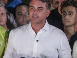 Em carta golpista, Flávio agradece Milei e Trump por apoio para fuga